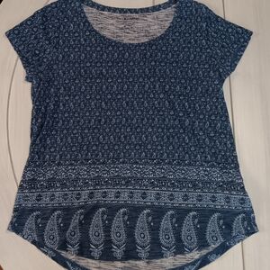 Women's Medium Lucky Brand Blue and White Paisley Short Sleeve Tee